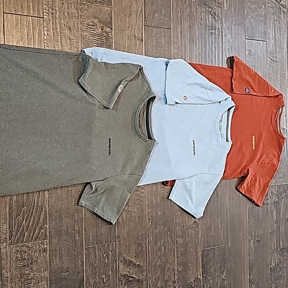 Three Patagonia Women's/Men's T-Shirts - Picture 4 of 7